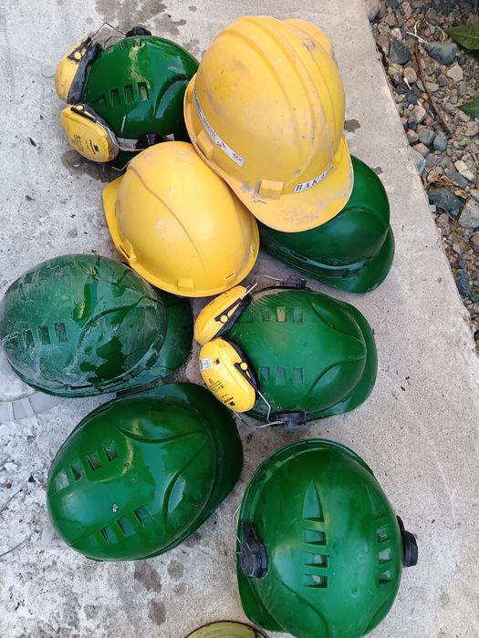 10 стойтельных касок