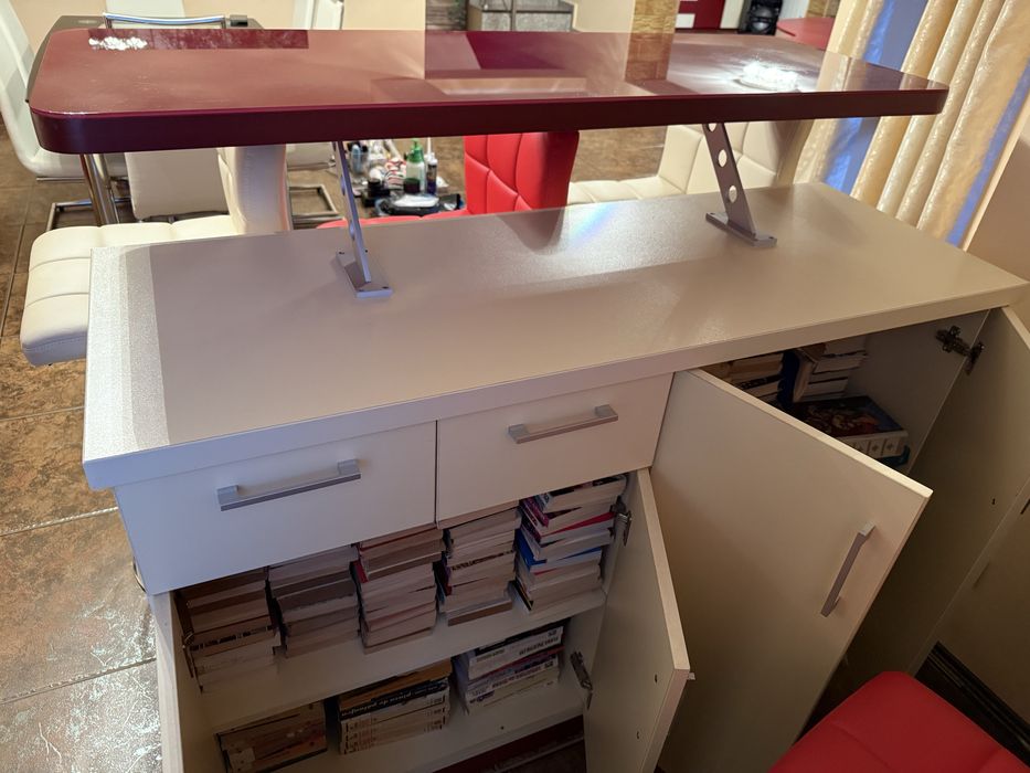 Bar, 4 scaune piele, suport sticle