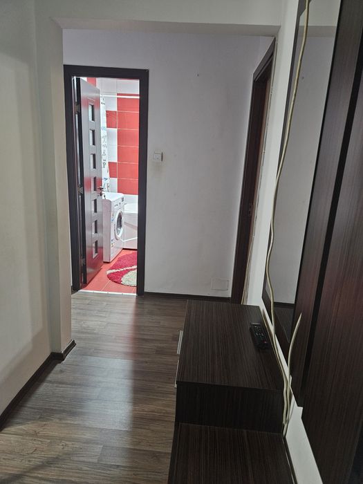 Inchiriez apartament 2 camere zona centrala în Avrig