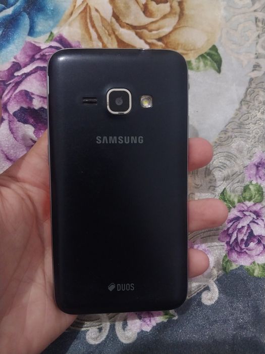 Samsung J1 (2016)