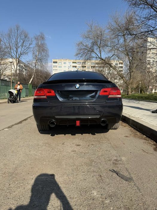 BMW E92 E93 Дифузьор с трети стоп 335 стил M-Tech
