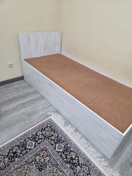 Кровать 180 на 80см