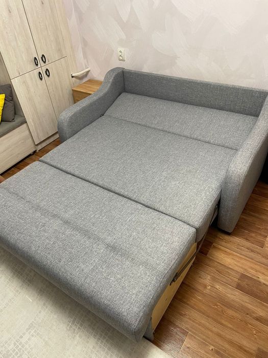 Продам диван прямой