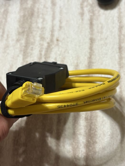 OBD2 диагностичен кабел за автомобил.