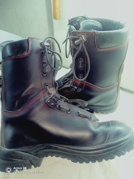 Високи пожарникарски кубинки