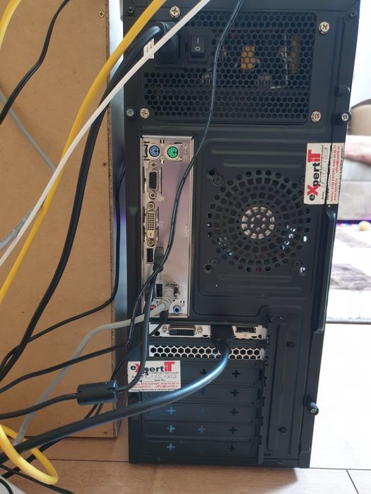 Vand urgent PC  complet