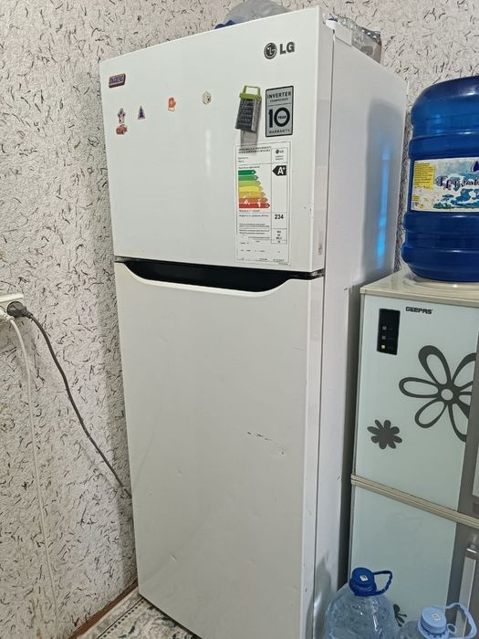 Продаётся холодильник LG