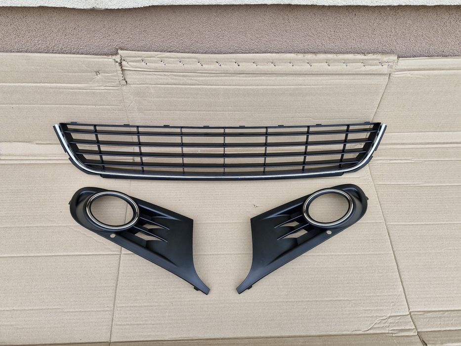 Grila grile  Vw Golf 6 hackback si combi 2008-2012