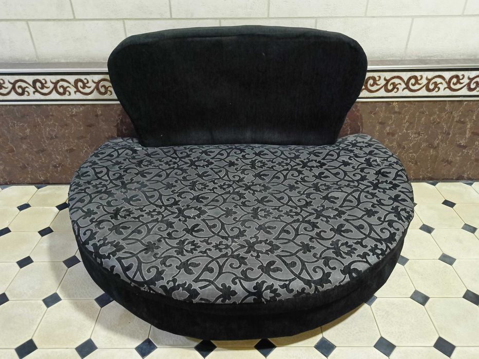 Диван в хорошем состоянии