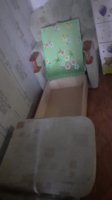 Продам раскладной диван и кресло