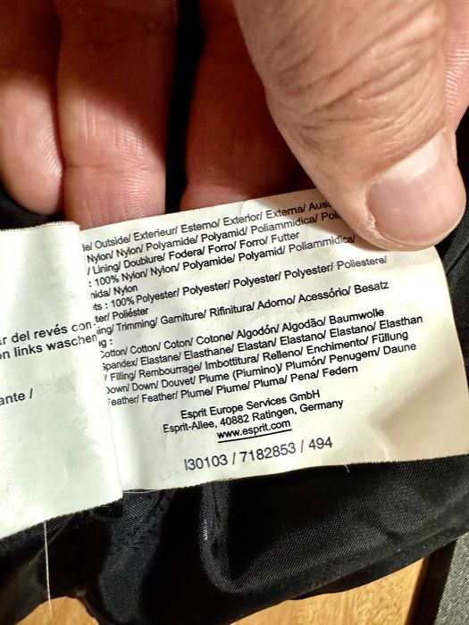 Vesta groasa puf ESPRIT. Gri metalizat. Masura L. Nepurtata.