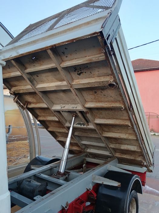 Vând Iveco basculabil
