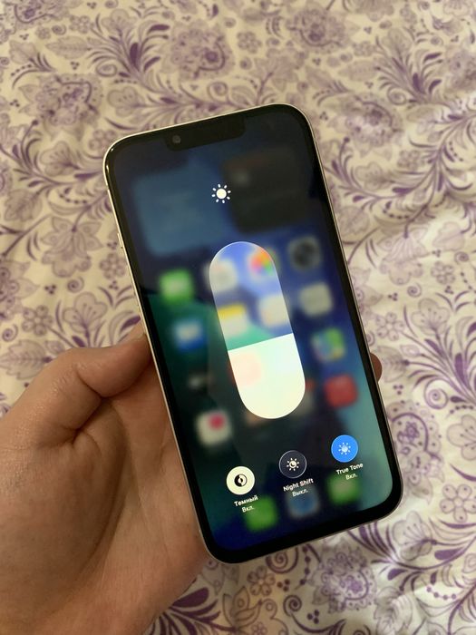 Айфон 13 256гб классный