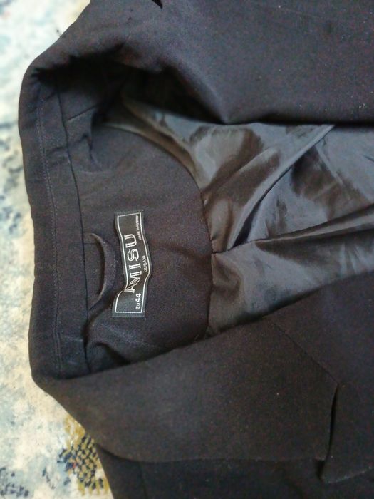 Костюм продам срочно