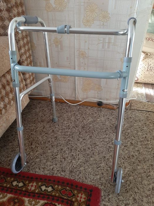 Ходунки для взрослых