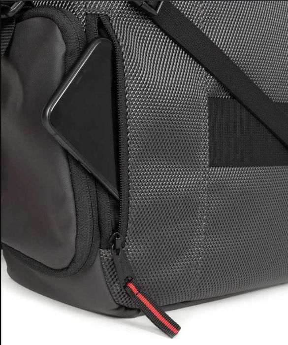 Geanta messenger Eastpak Bonell Cnnct Briefcase 16″ noua