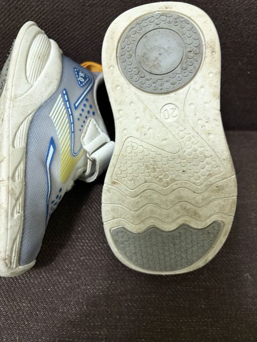 Продам Кроссовки Совенок белый, синий