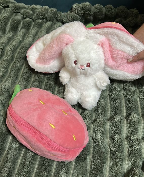 Зайцы ягодки  32 см