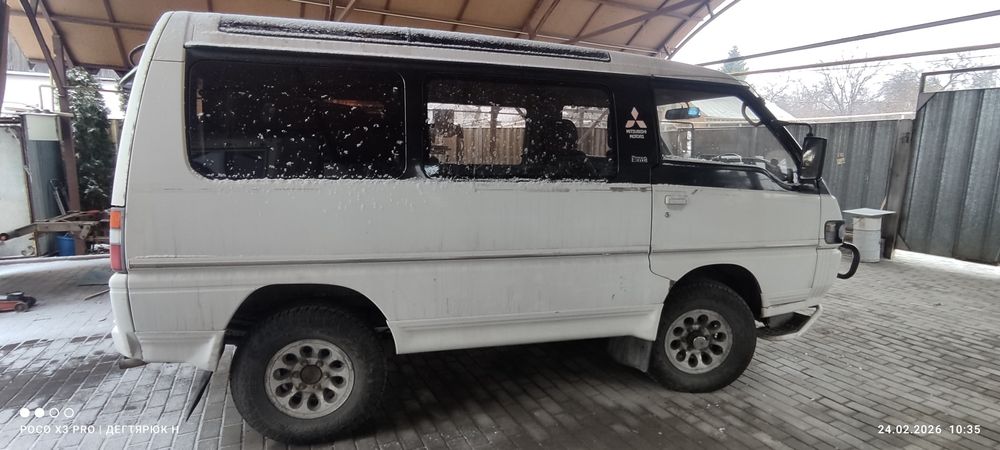 Mitsubishi Delica L300 4WD