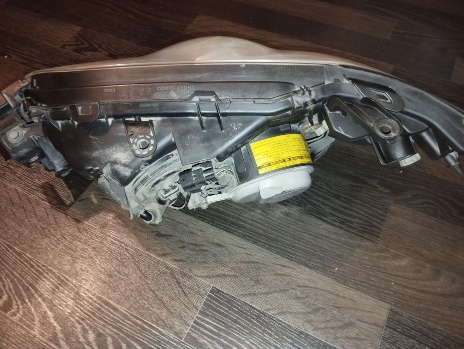 Фары Субару Аутбэк 2007