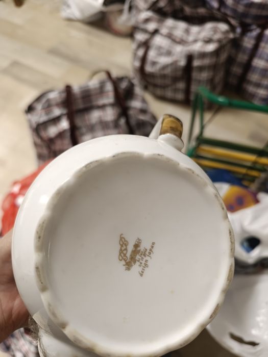 Продам чайник фарфоровый