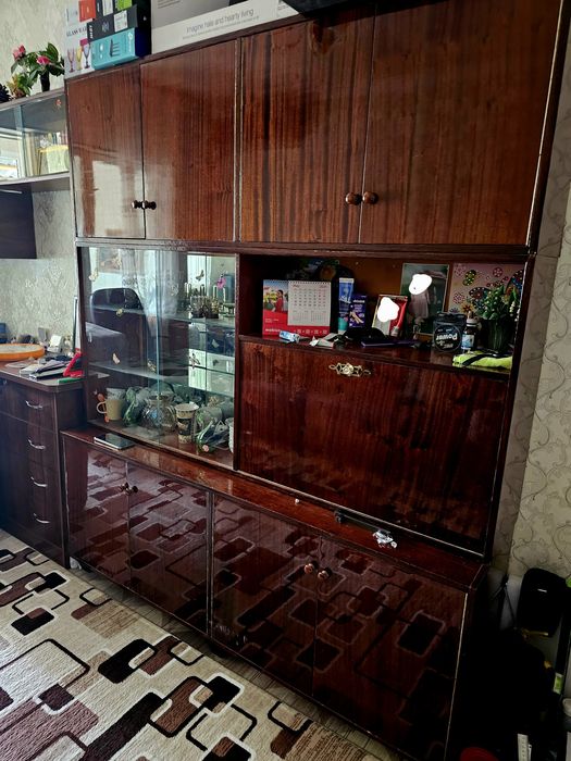 Сервант продаётся