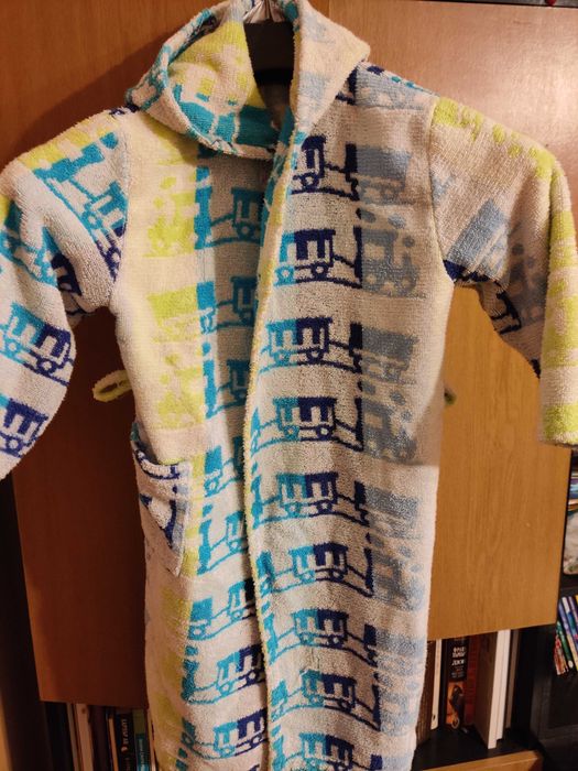 Детски халатчета 6-7 г.