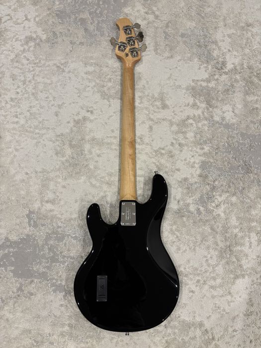 Music Man StingRay 4 USA (2017) | Black | Maple | Оригинал
