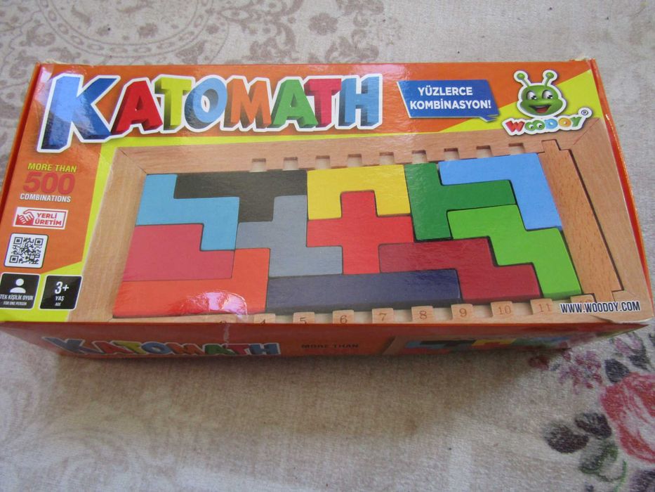 Дървена масичка за чай и дървена игра