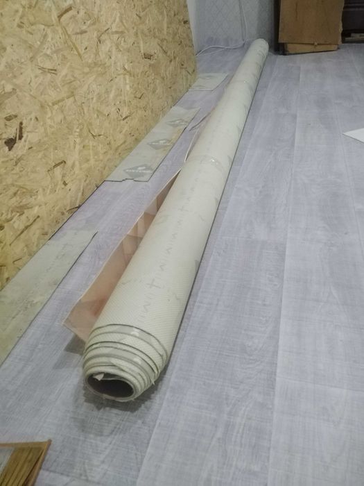 Линолеум Sinteros б/у, кусок 2.7 x 3.3 м