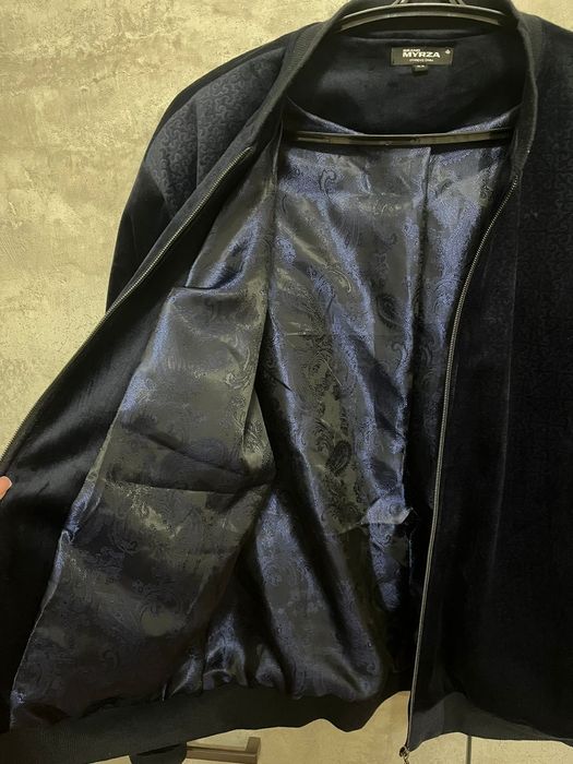 Продаётся бомбер.