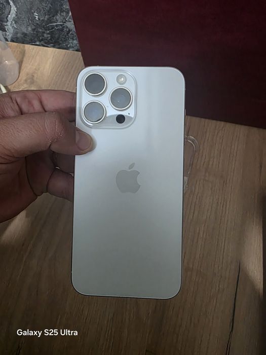 Продам Iphone 15 pro max 256
