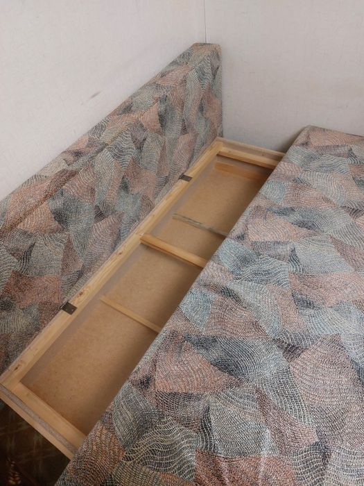 Диван б/у ,в хорошем состоянии
