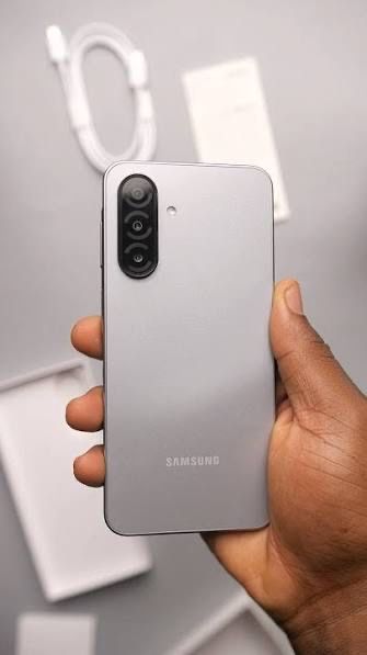 Продам Samsung Galaxy A17, Grey, 4/128Gb, Новый.