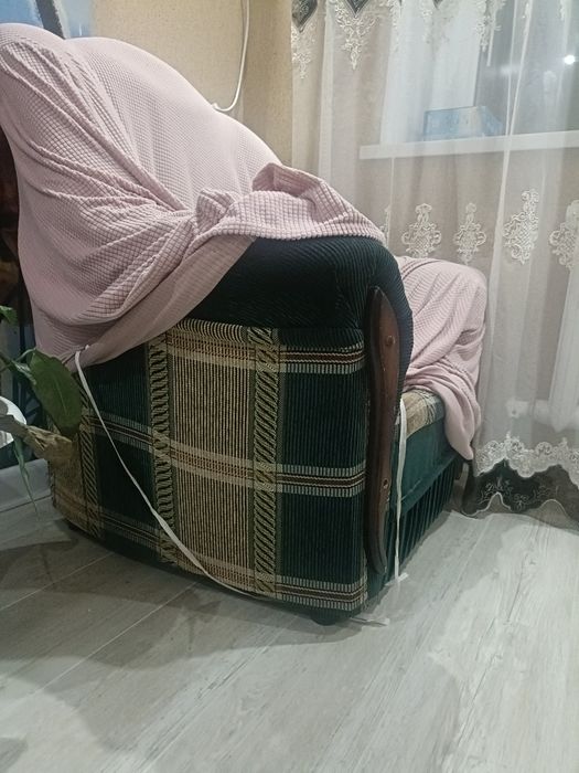 Продам диван двумя креслом качество