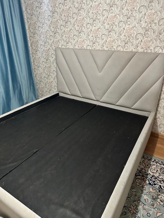 Продаётся двухспальная кровать