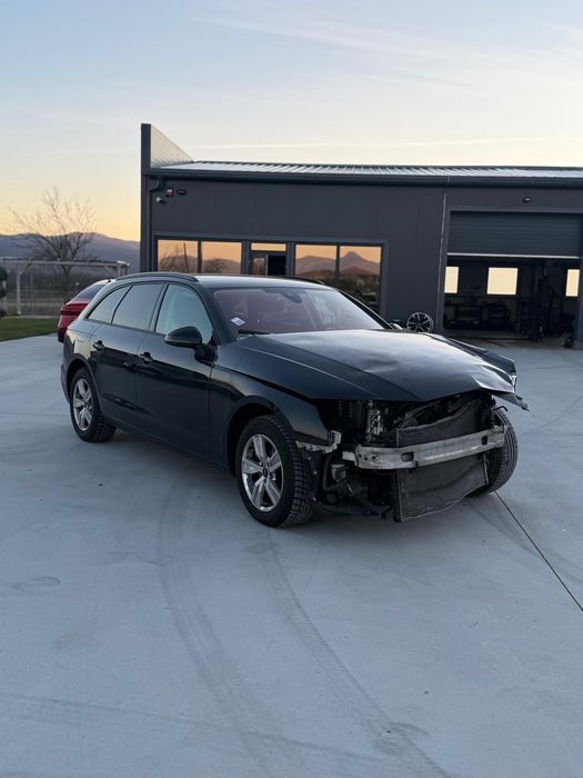 Audi A4 2023 2.0 TDI - Avariat
