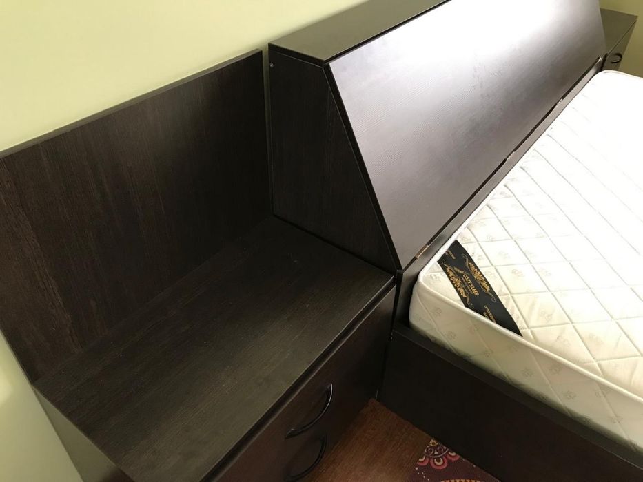 Двухспальная кровать