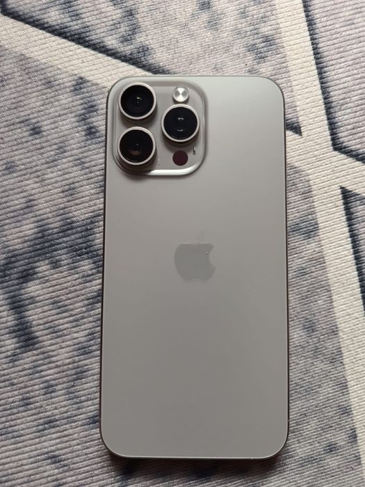 В продаже Iphone 15 pro max 256g.