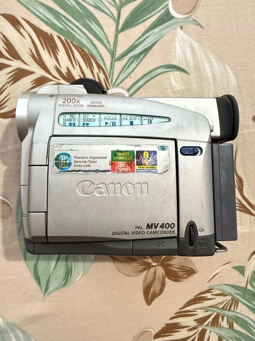 Digital Camera Canon MV400