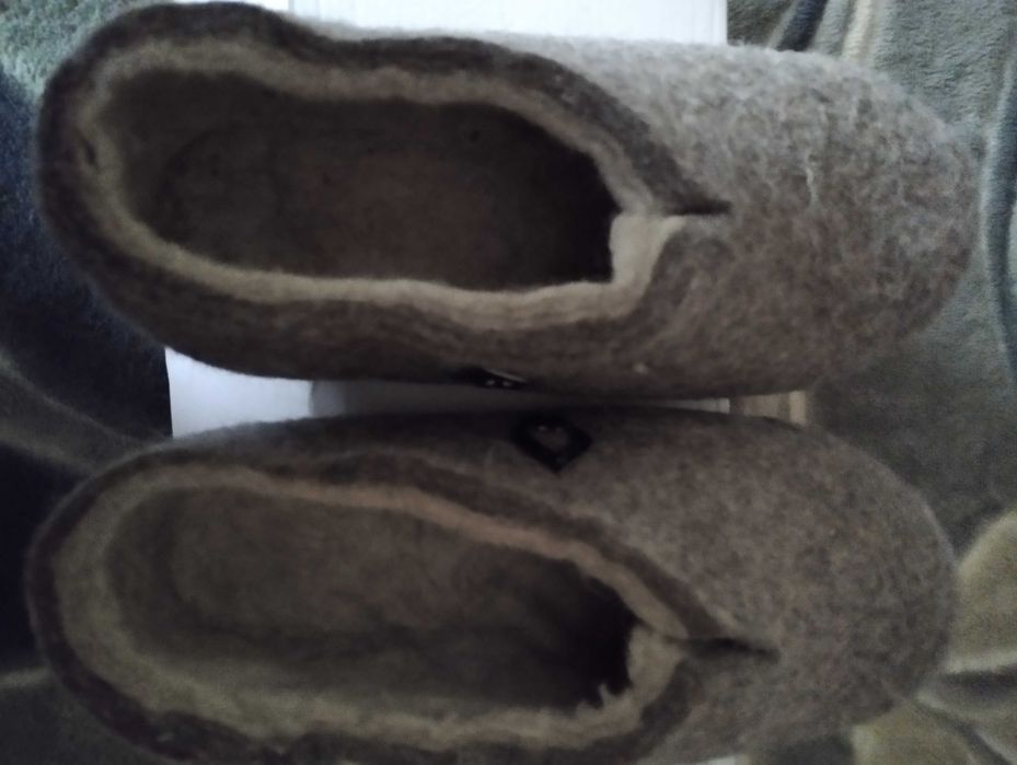 Чуни  зимние войлочные.