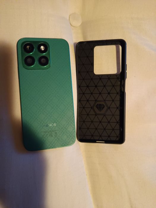 Хонор х8б нов,защитно стъкло,лукс гръб,зелена еко кожа на гърба