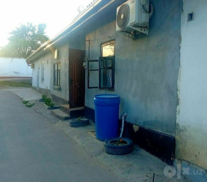 Янгийулда 2 хонали уй сотилади. Вариантгаям берилади.