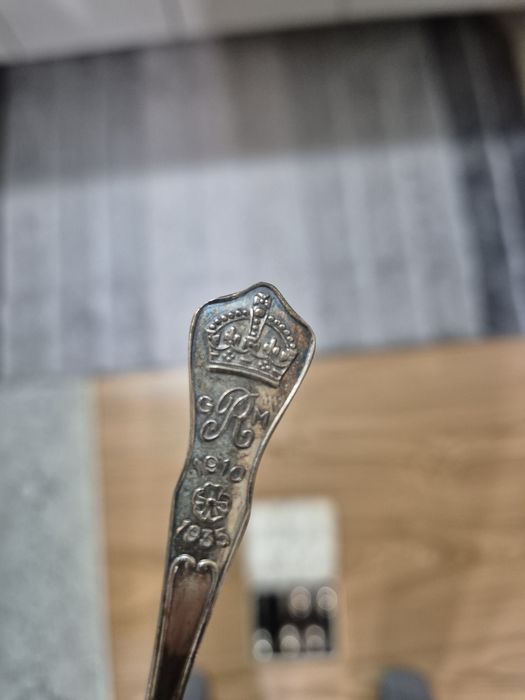 Посребрени лъжици кралски