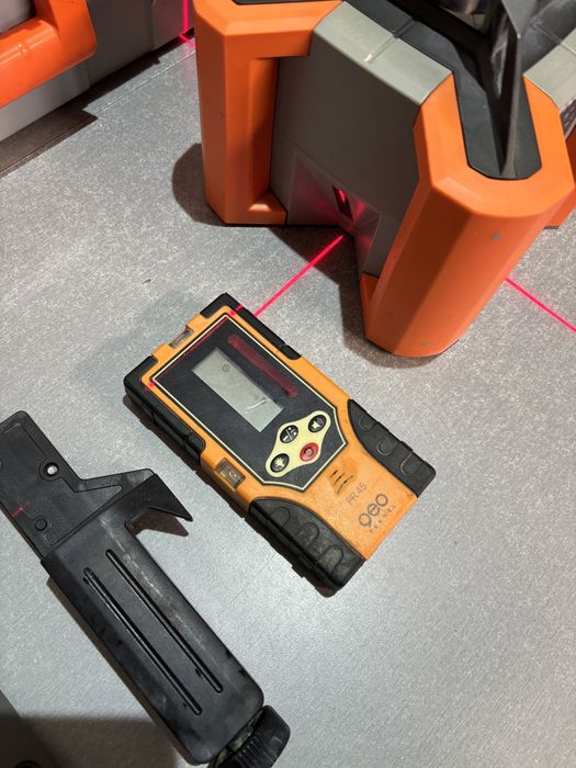 Nivela laser cu linii Nedo primus hilti bosch