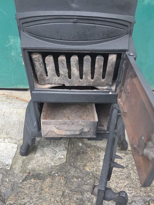 Печка  уникат на дърва!