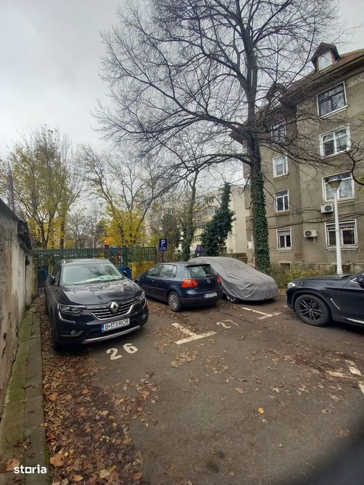 Iancului 4 sau 5 cam boxa 20mp str Caminului Gara de Est, Zona verde