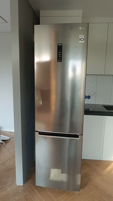 Продам холодильник LG