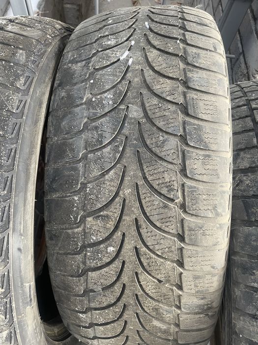 Зимние шины 235/65/18