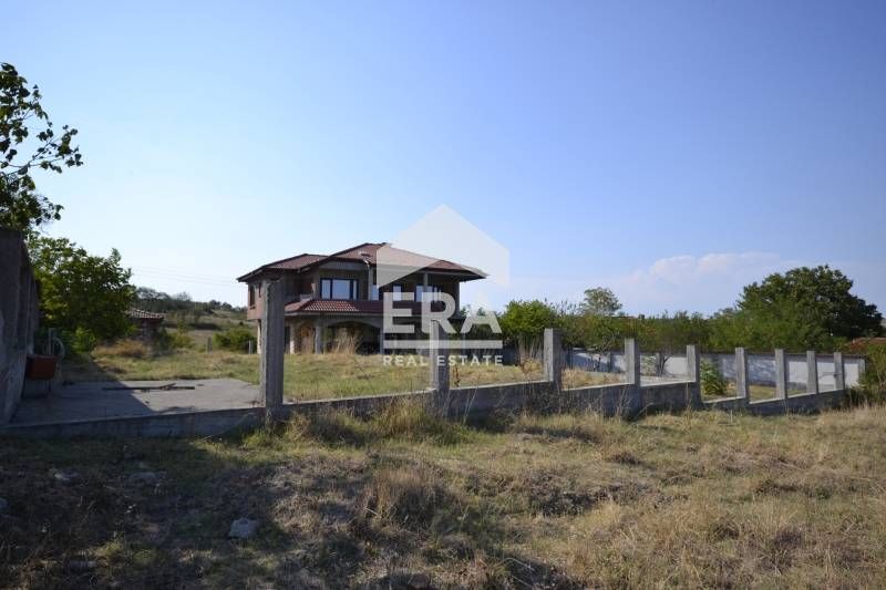 САМО В ЕРА ИМОТИ ХАСКОВО! Новопостроена къща в живописното село Татаре